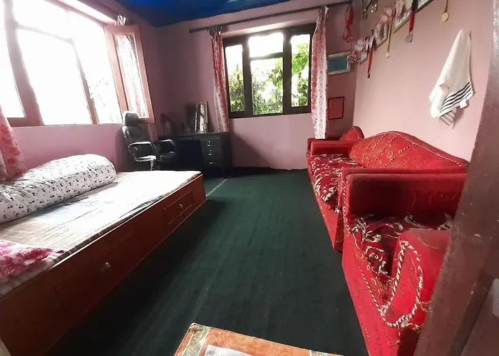 ホームステイ Poudel Homestay Pharping カトマンズ
